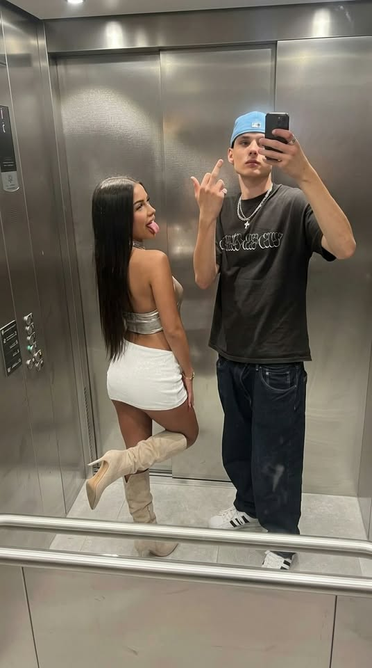 Après transformation ascenseur duo fille
