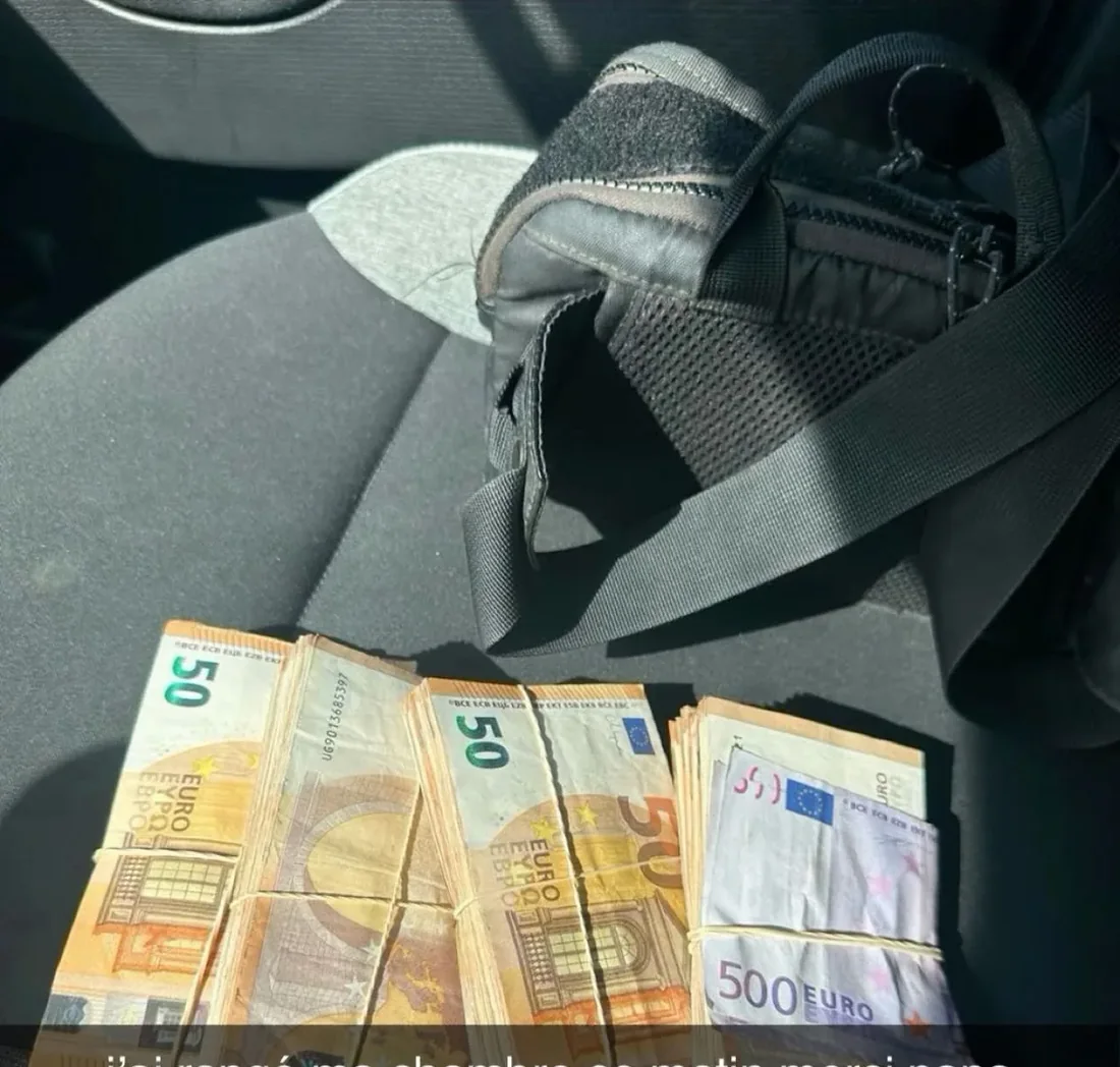Après siège de voiture vide, puis des liasses de billets posées dessus